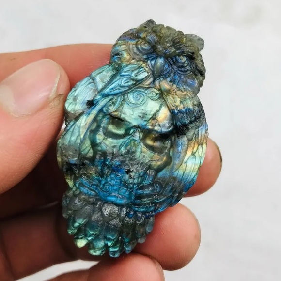 Wow! Amazing carved labradorite gemstone owl skull - Picture 6 of 6